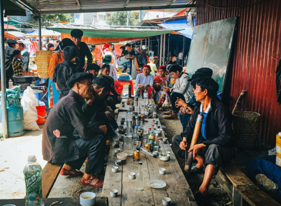 Chợ phiên Đồng Văn