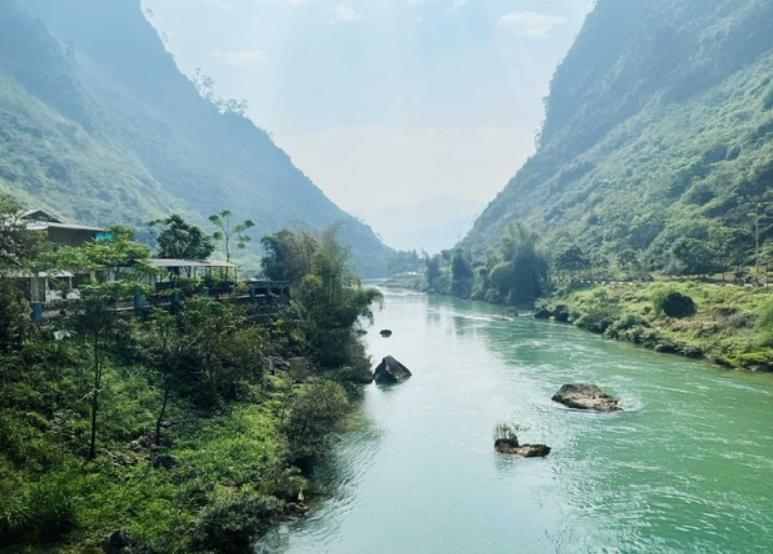 Sông Chảy mang vẻ đẹp trữ tình