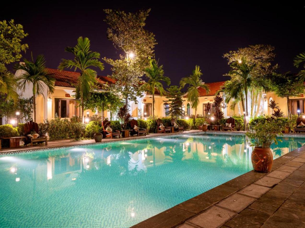 Đồng Nê Hotel & Resort