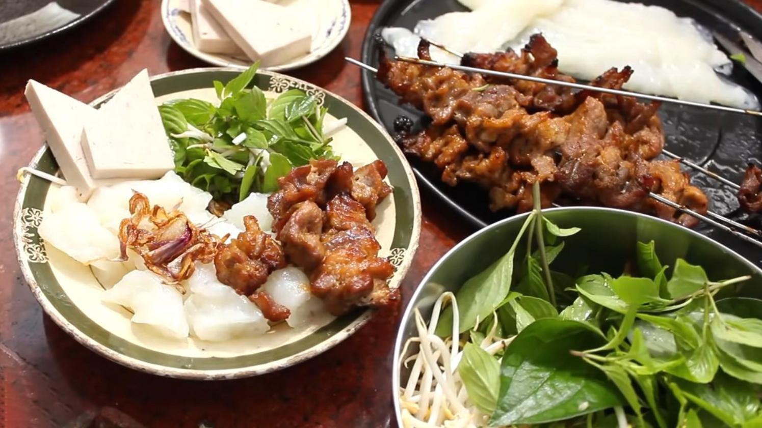 Bánh cuốn thịt nướng