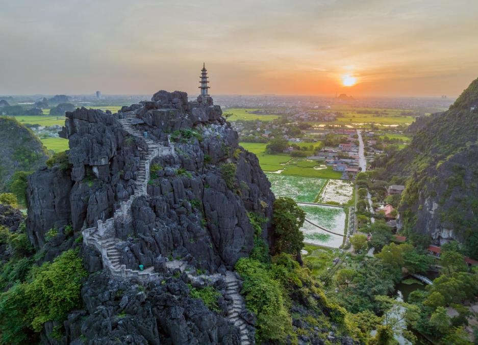Hang Múa - Đỉnh Ngọa Long