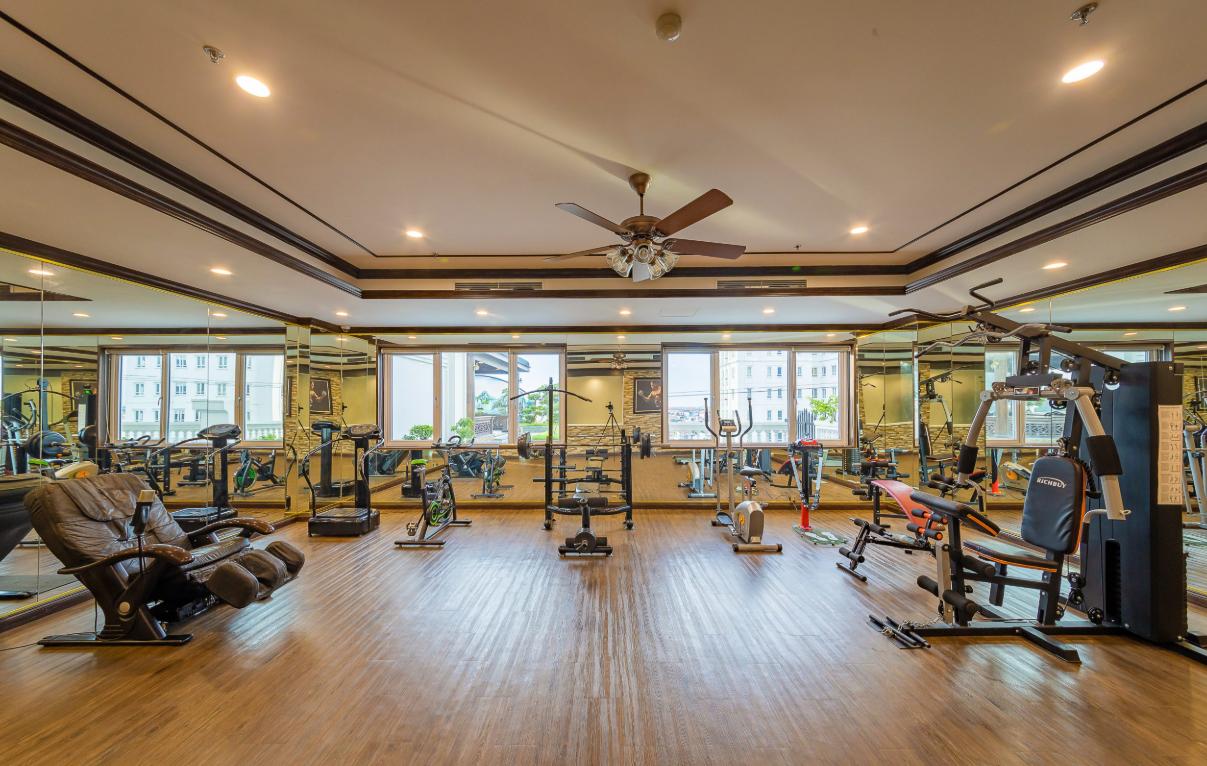Phòng tập gym đầy đủ máy móc
