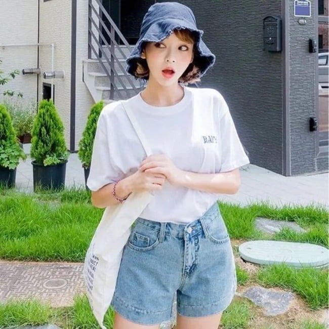 Áo thun và quần short - Đơn giản nhưng năng động