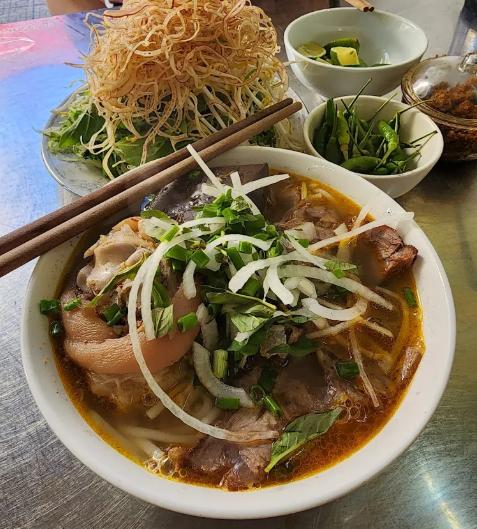 Bún bò Đà Lạt Dì Đản là gợi ý lý tưởng cho những ai yêu thích vị bún bò đậm đà