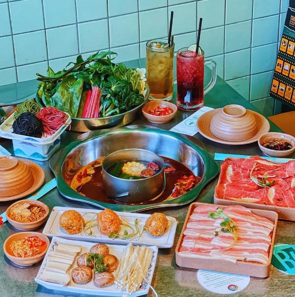 Chungking Express là nhà hàng lẩu đậm phong cách Hong Kong