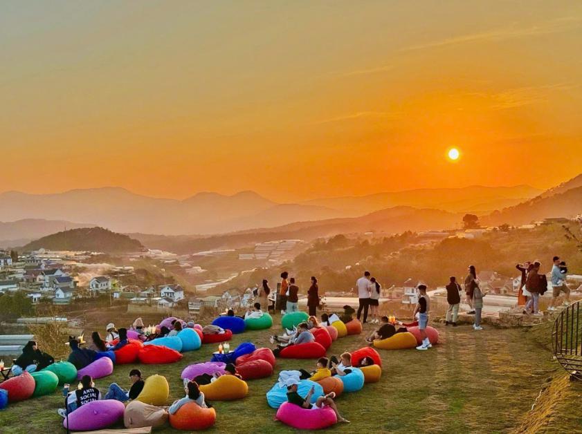 Ngắm hoàng hôn tại Chuyện Của Nắng
