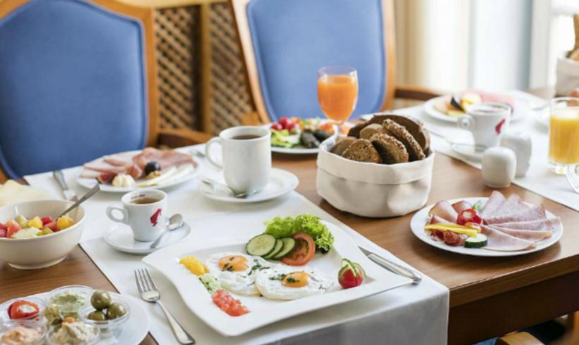 Trẻ em (6-12 tuổi) đi theo cần phụ thu phí nếu muốn ăn sáng tại khách sạn