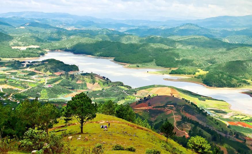 Địa hình đồi núi tại Đà Lạt