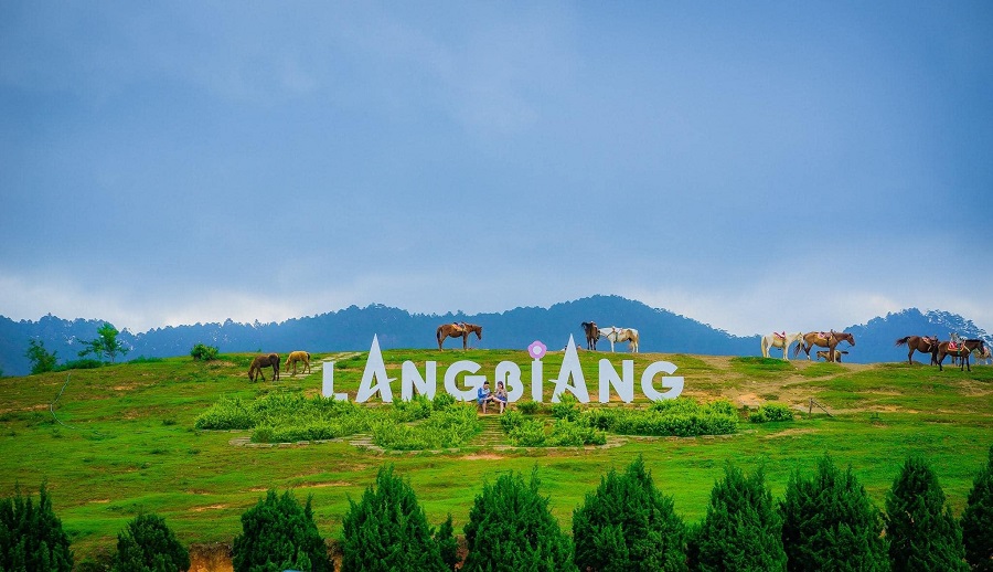 Đỉnh Langbiang - Địa điểm nhất định phải trải nghiệm khi đến Đà Lạt tháng 3