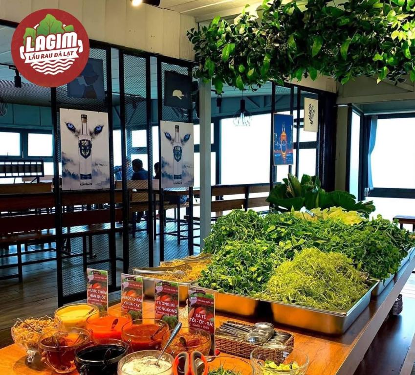 Buffet rau Đà Lạt tại Nhà hàng Lagim chính là địa điểm hấp dẫn cho các tín đồ “mê lẩu"