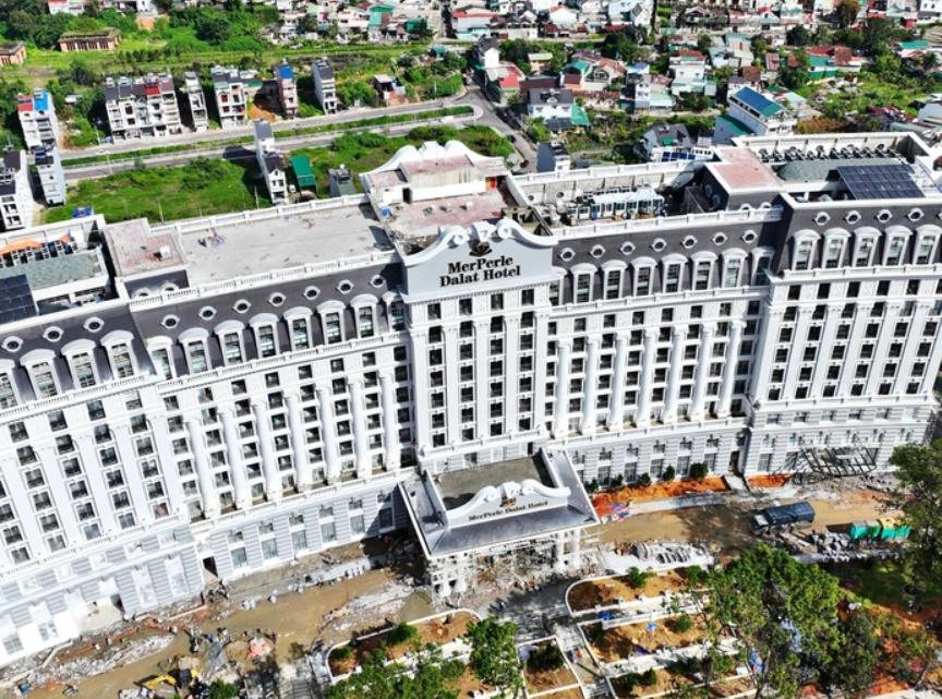 Tổng quan về khách sạn Merperle Đà Lạt từ trên cao