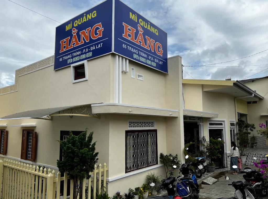 Mì Quảng Hằng luôn thu hút đông khách đến ăn