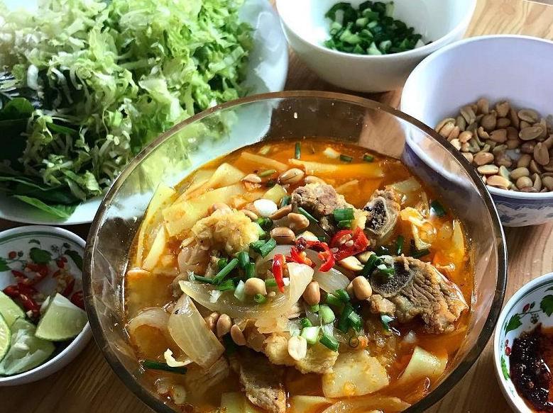 Mì Quảng Tuấn Thủy được đông đảo dân địa phương và du khách lựa chọn