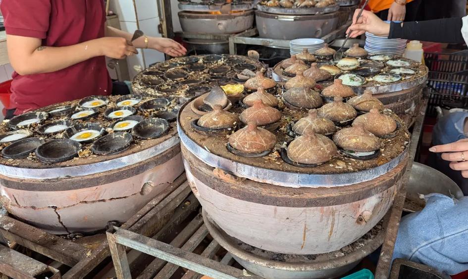Bánh căn Lệ thơm ngon nứt tiếng