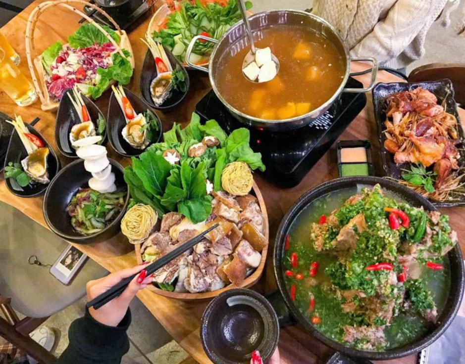 Lẩu bò Quán Gỗ