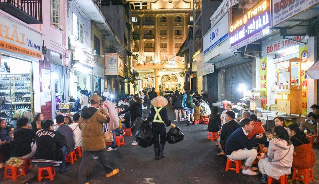 Quán Hoa Sữa luôn tấp nập khách