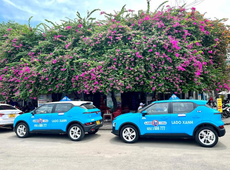 Du khách có thể di chuyển bằng taxi phổ biến ở Đà Lạt