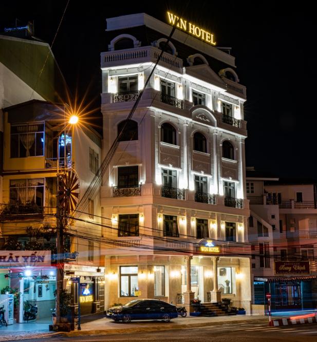 Win Hotel Đà Lạt tọa lạc ngay vị trí đắc địa, thuận lợi di chuyển