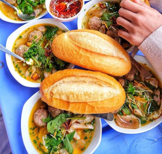 Cầu Nhà Đèn