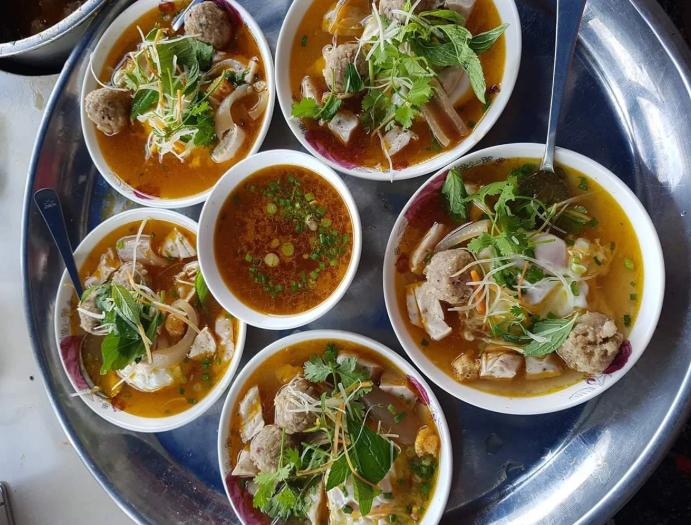 Bánh mì xíu mại Thu Còi