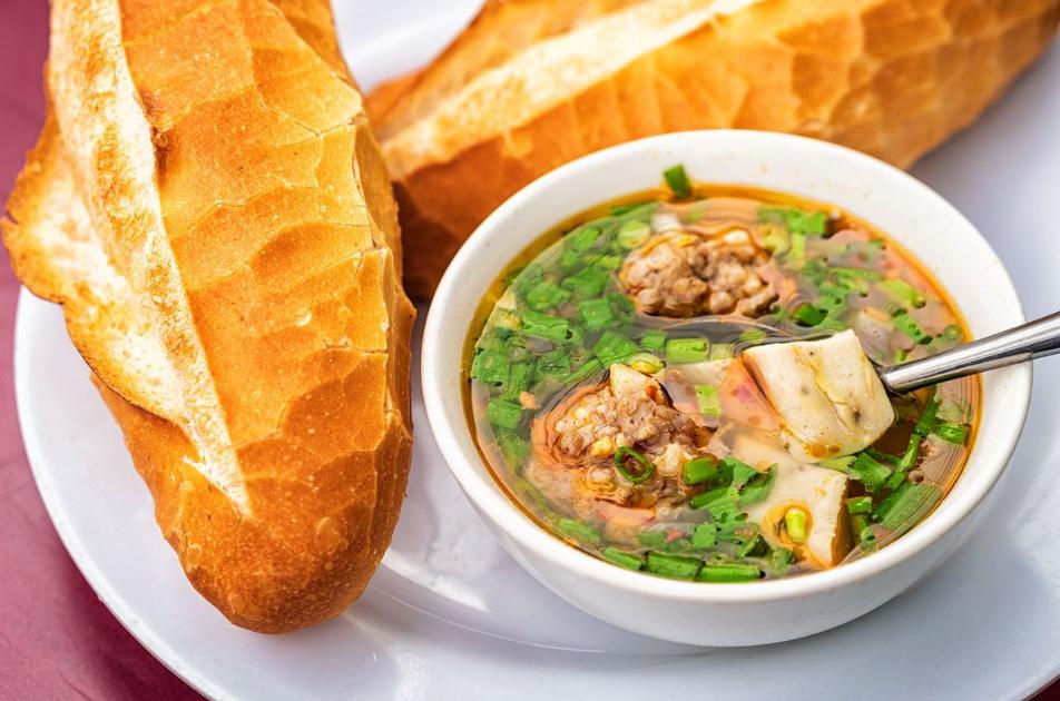 Bánh mì xíu mại Đà Lạt