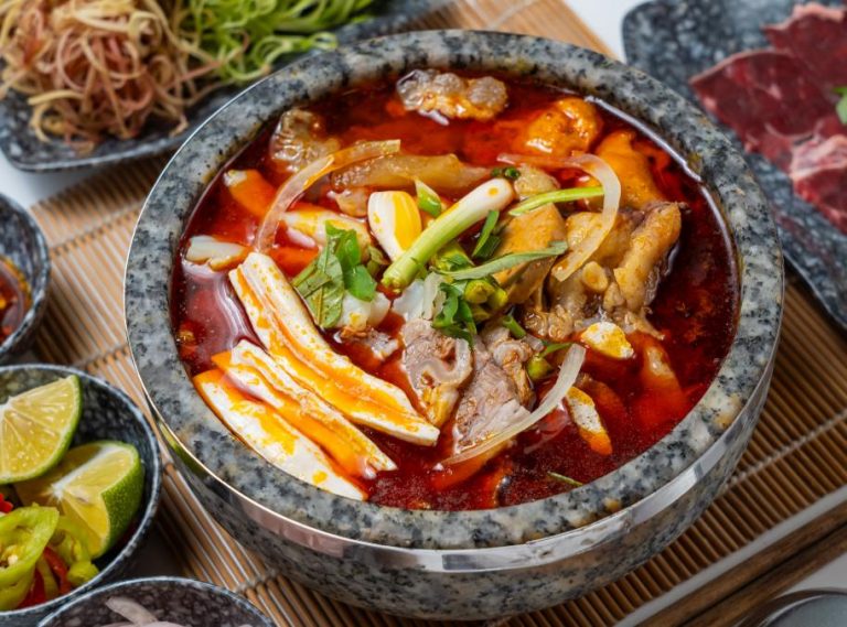 Bún bò thố đá Đà Lạt