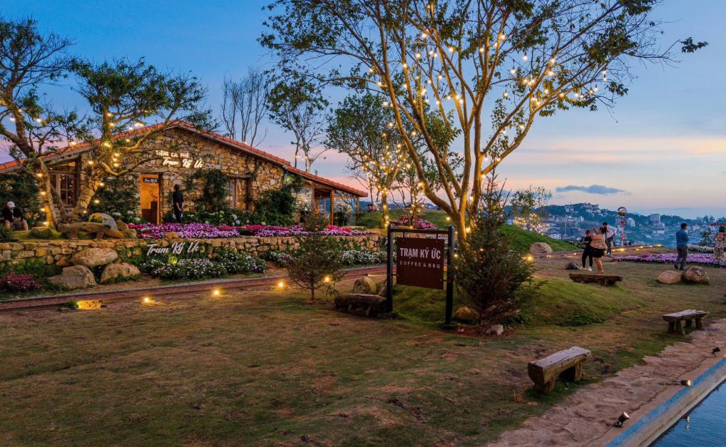 Trạm Ký Ức - Cafe Đà Lạt cực đông khách