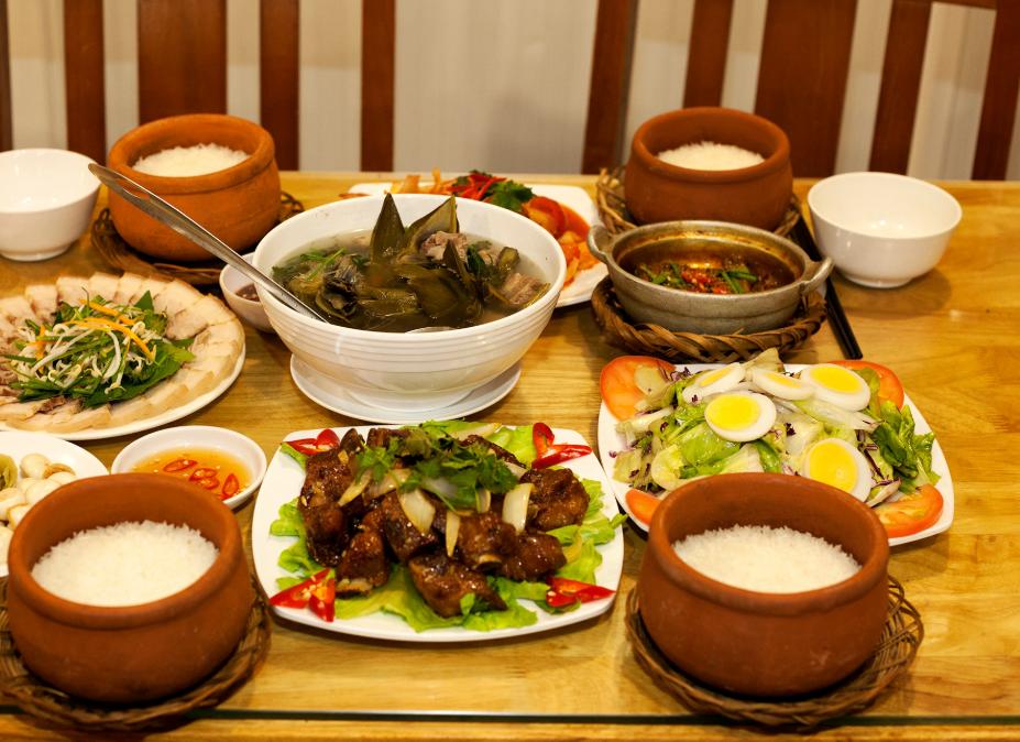 Cơm niêu Hương Việt