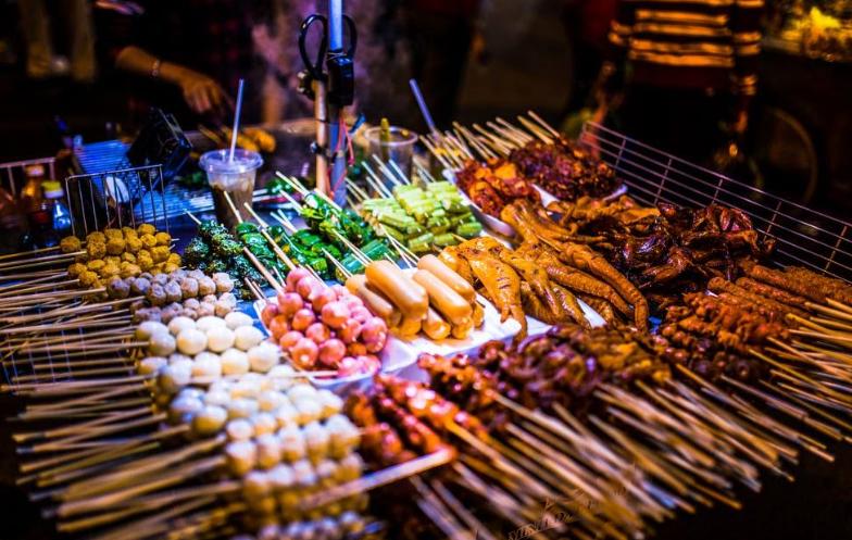 Xiên que bán rất nhiều ở khu chợ đêm