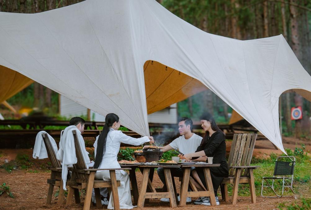 Thưởng thức tiệc BBQ