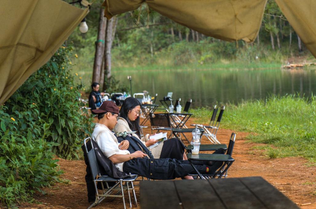 Reo Đà Lạt nằm cạnh Suối Tía cực chill