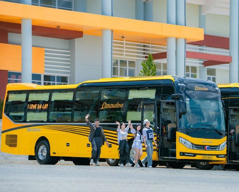 Xe limousine đi Đà Lạt