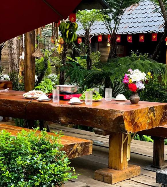 Nhà hàng trong khuôn viên homestay