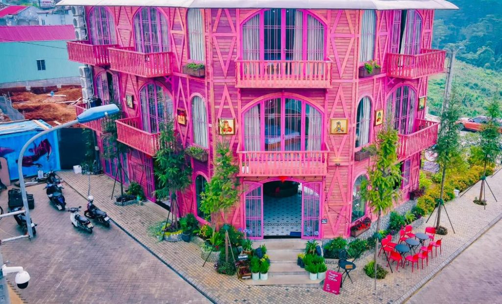Khuôn viên bên ngoài Auguri Homestay Măng Đen