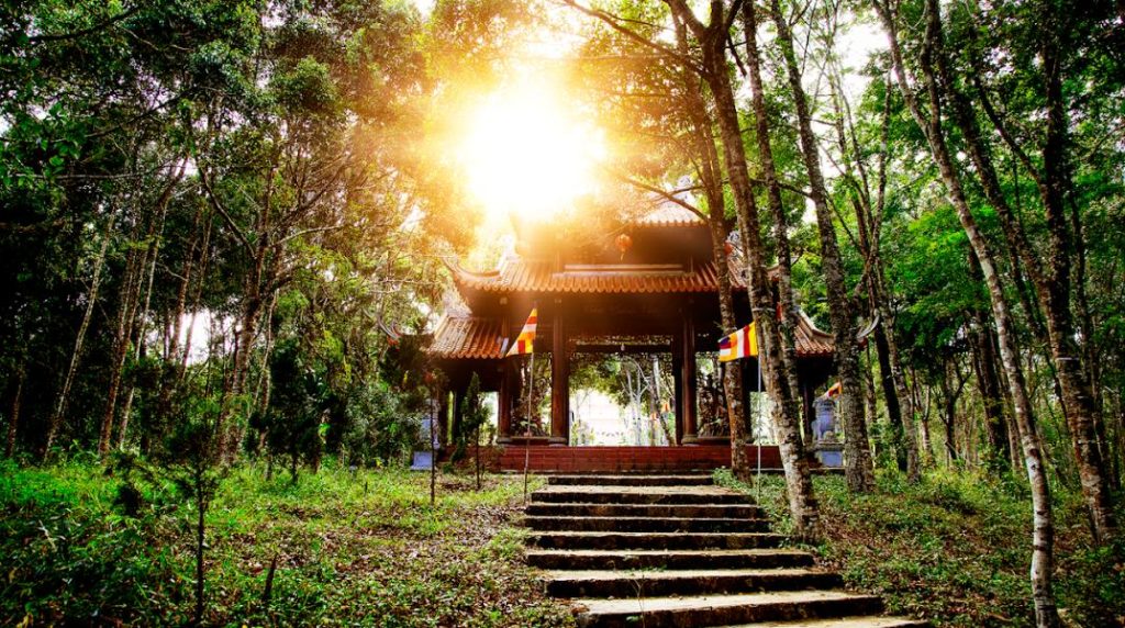 Cổng chùa Khánh Lâm