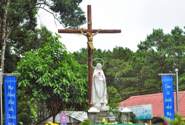 Đức Mẹ Măng Đen