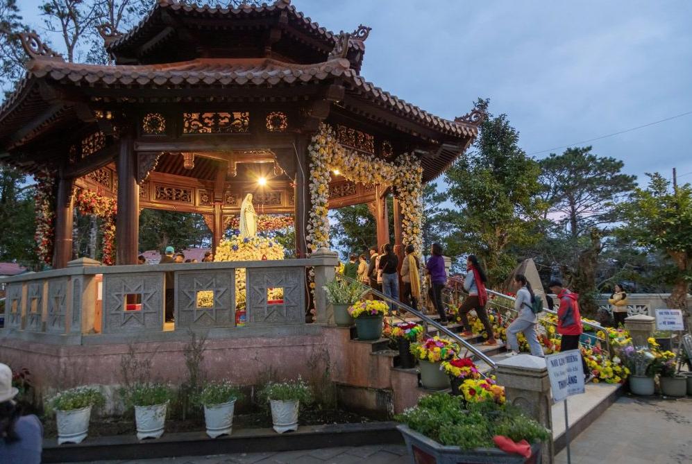 Tổng quan về Trung tâm Đức Mẹ Măng Đen