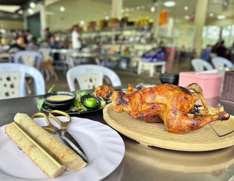 Gà nướng cơm lam Phố Núi