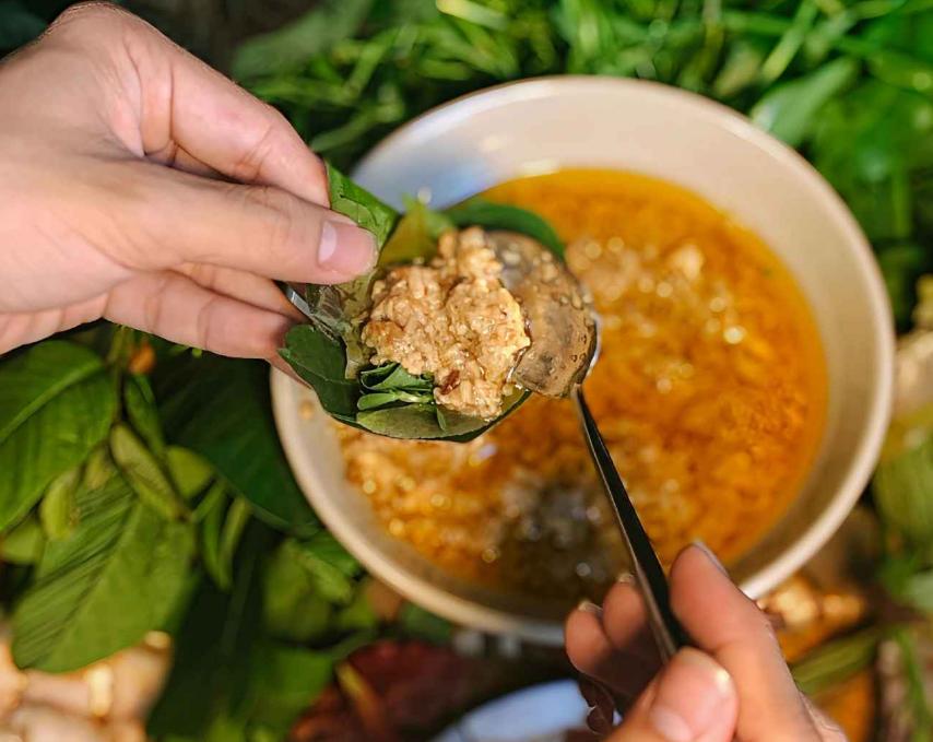 Cách thưởng thức món gỏi lá Măng Đen chuẩn và ngon nhất