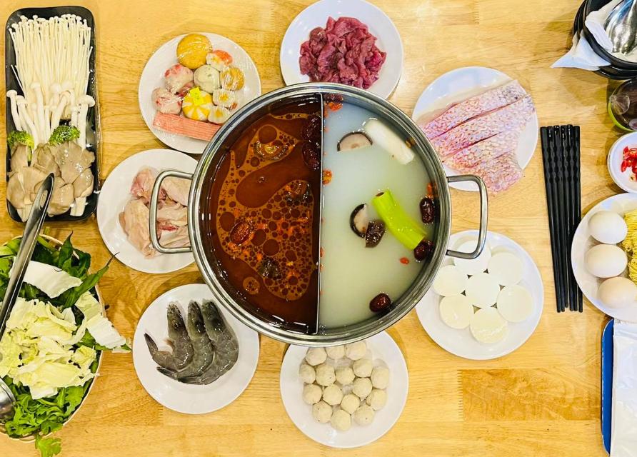 Lẩu xuyên tiêu tại Măng Đen Lữ Quán