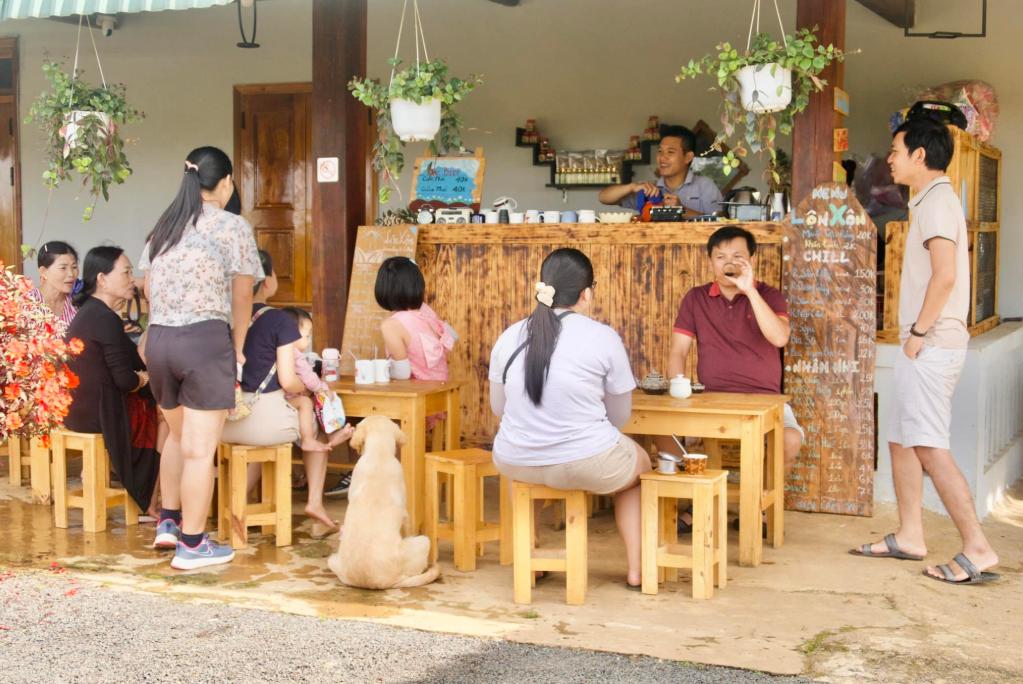 Thưởng thức cà phê ngon 