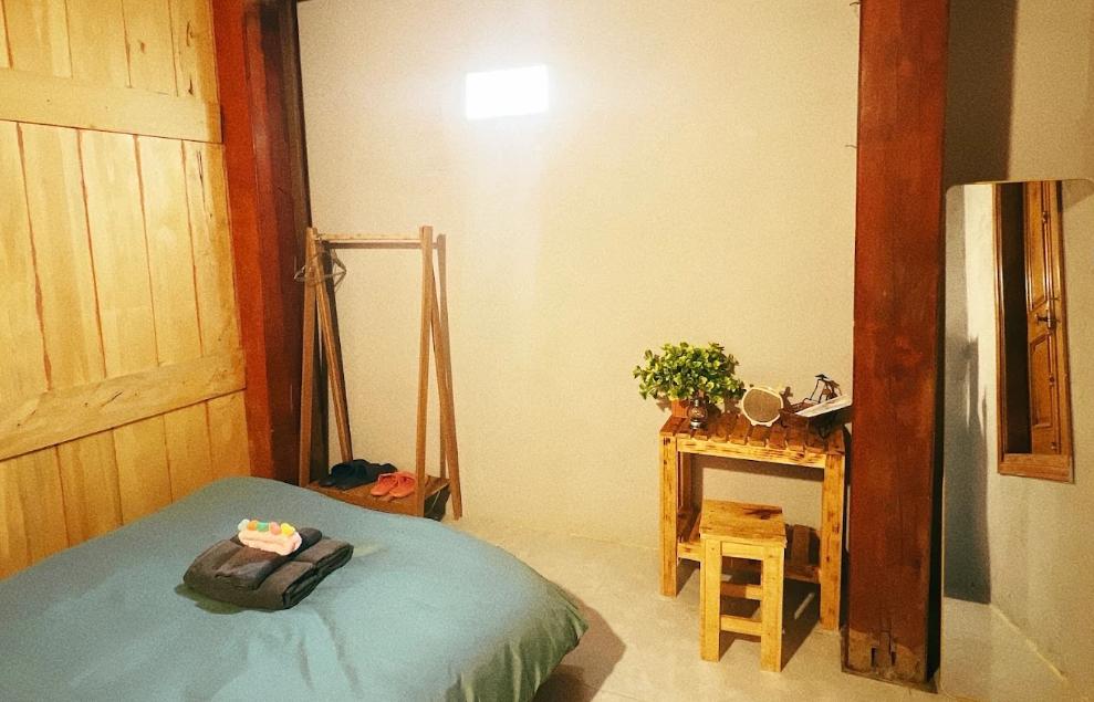 Phòng gỗ tiện nghi dành cho 2 người có toilet riêng