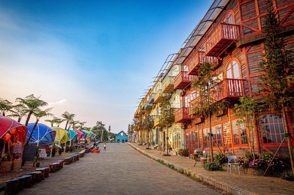 Đại lộ Hoàng hôn Măng Đen cực đẹp, thu hút rất nhiều khách du lịch đến check-in