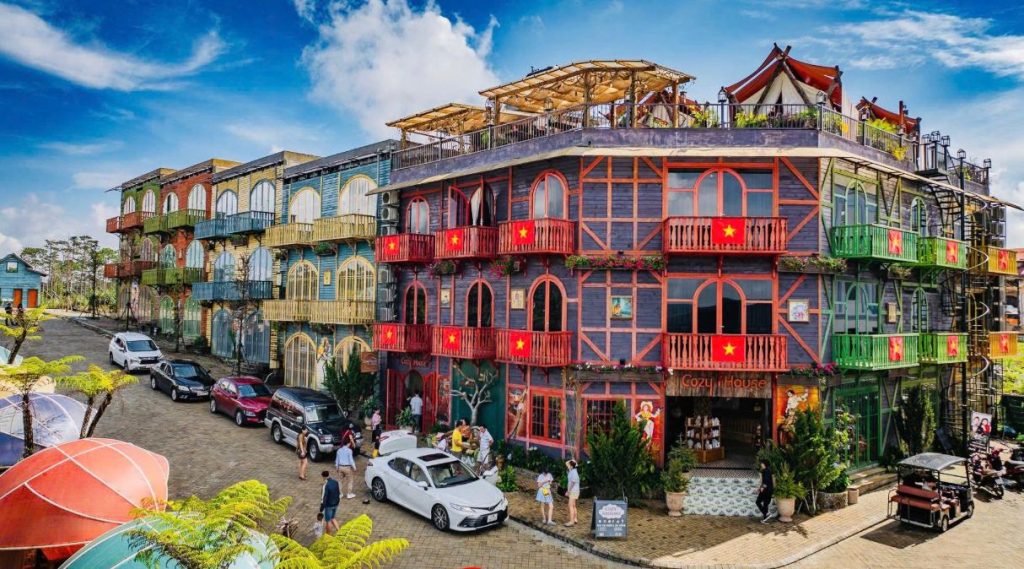 Phố đi bộ Măng Đen