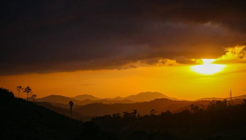 Hoàng hôn siêu đẹp tại Măng Đen