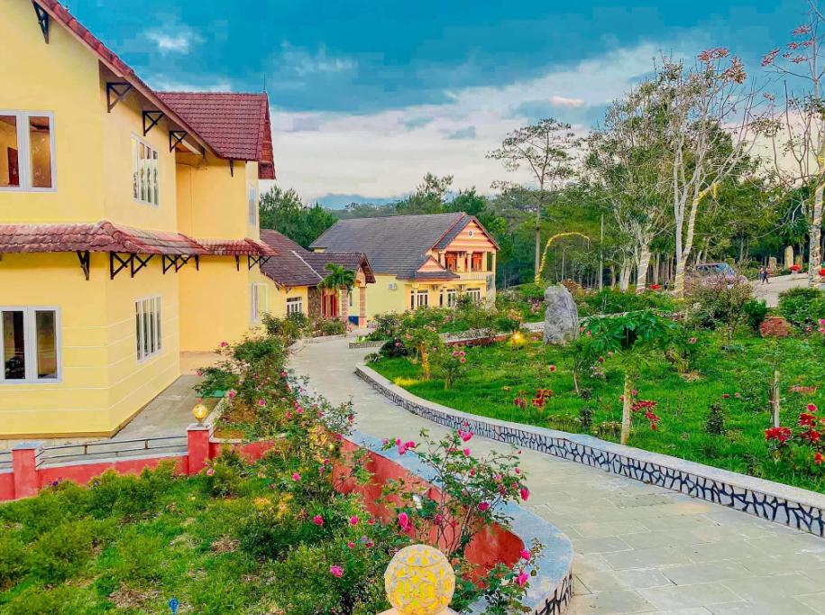 Khuôn viên Đăkke Mang Đen - Resort Măng Đen chất lượng