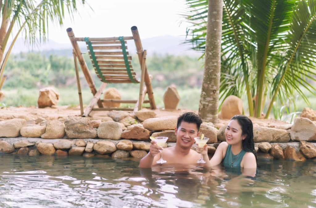 Tận hưởng bầu không khí yên bình tại resort