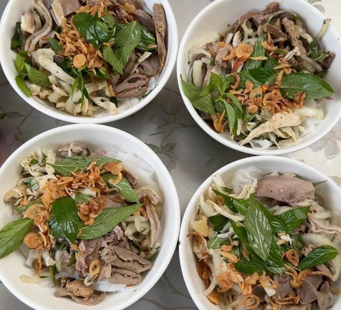 Bánh ướt lòng gà Hằng