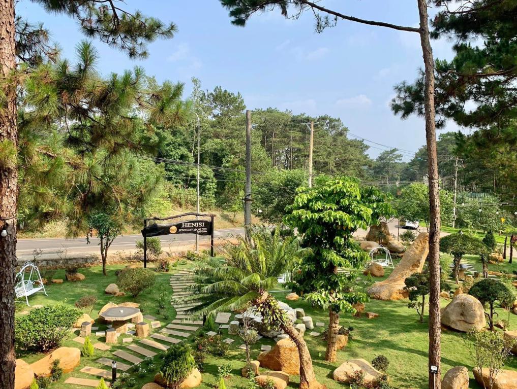 Không gian tươi xanh tại Henisi homestay Măng Đen