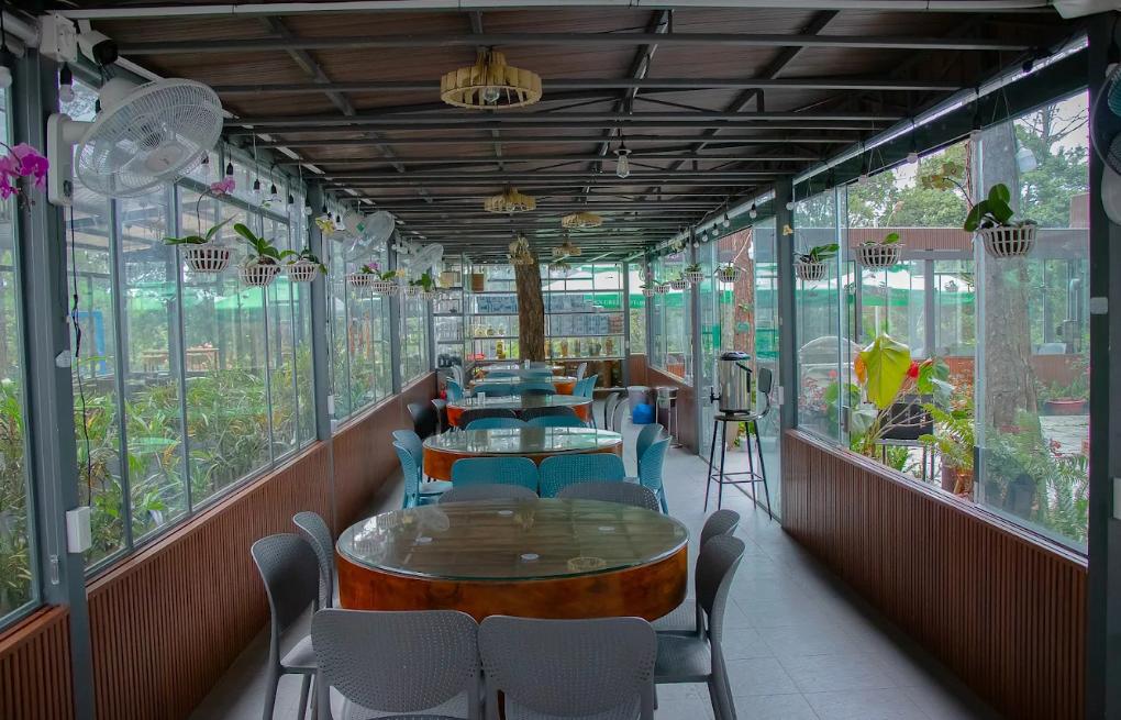 Không gian nhà hàng Măng Đen Green rộng rãi